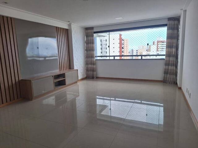 Apartamento para Venda em Salvador - 2