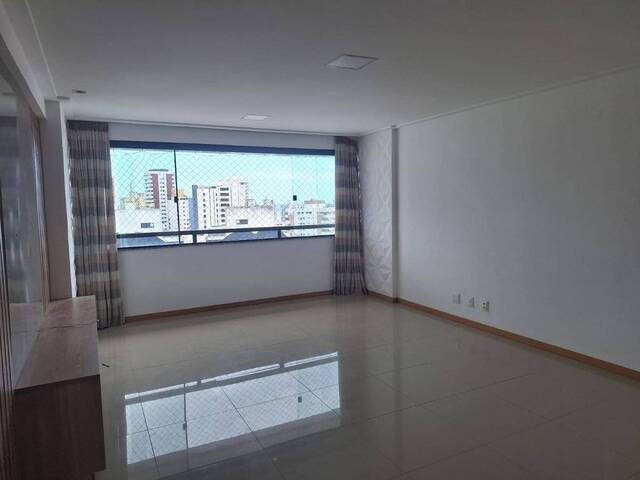 Apartamento para Venda em Salvador - 5