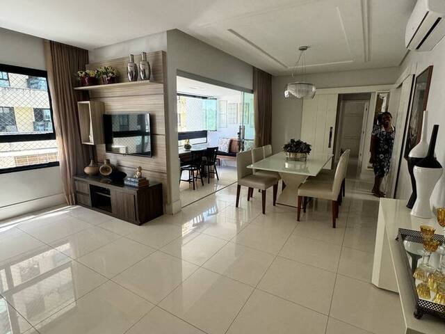 Apartamento para Venda em Salvador - 2