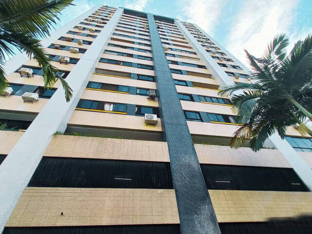 #425 - Apartamento para Venda em Salvador - BA