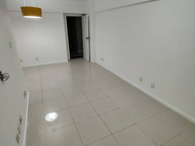 Apartamento para Venda em Salvador - 4