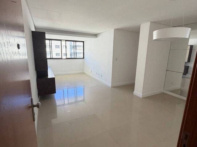 Apartamento para Venda em Salvador - 4